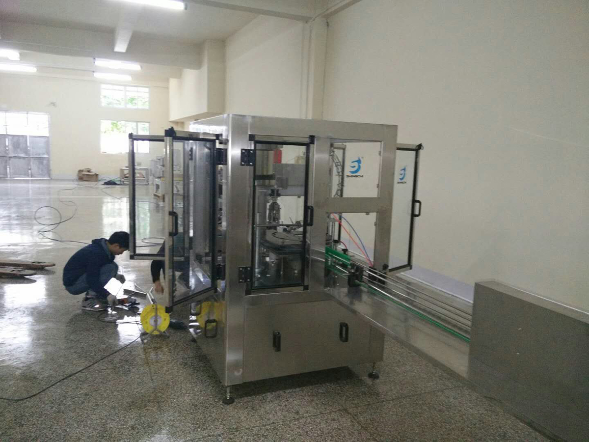 自動罐裝機(jī) 1 自動罐裝機(jī) 1