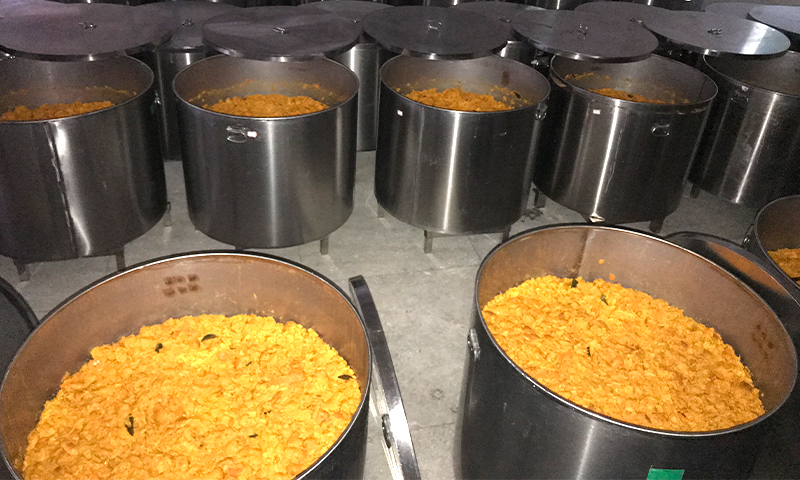 發(fā)酵好后用雅大果酒釀酒設備蒸餾