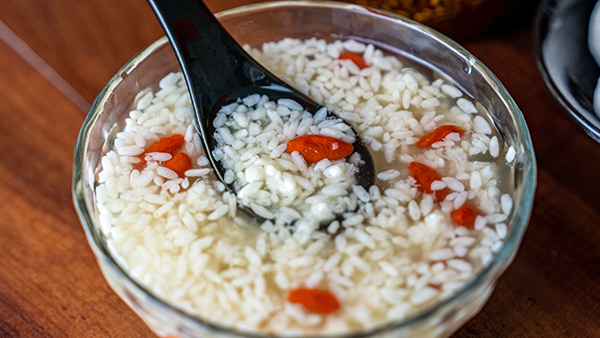 原來(lái)，枸杞與糯米才是絕配，枸杞糯米酒釀酒技術(shù)