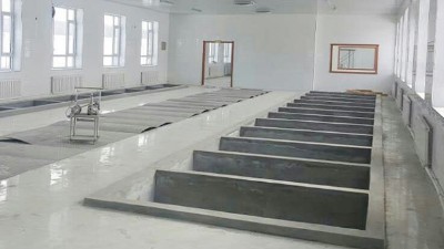 我想用烤酒設(shè)備做小曲固態(tài)酒，建窖池要注意什么？