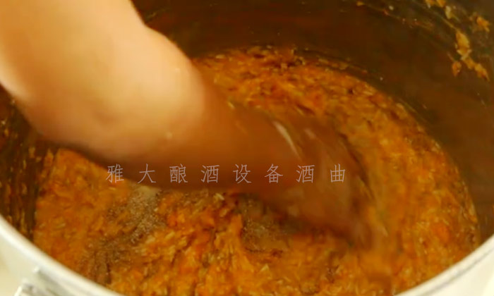 9.25加入雅大紅薯酒曲，攪拌均勻