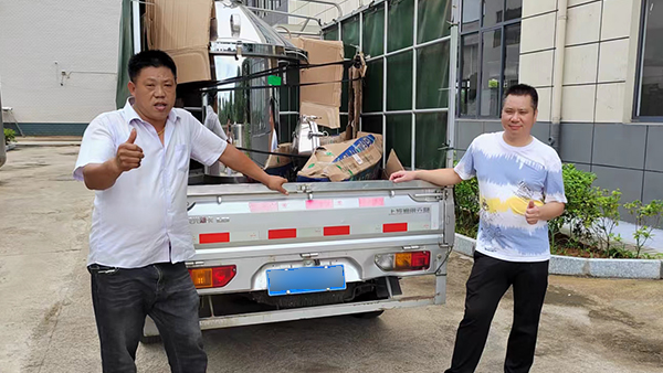 勤勞務(wù)本，匠心釀就本地人喜歡的大米酒和地瓜酒