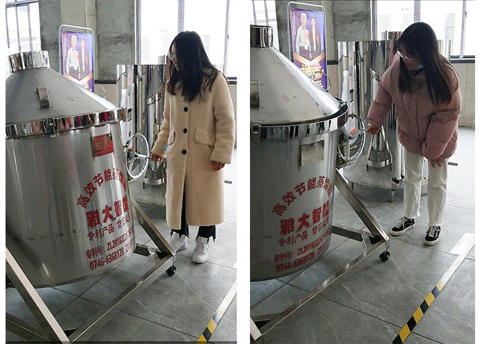 聽完老師的講解后，同學(xué)們?nèi)滩蛔∮H自體驗一番