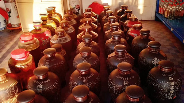 小型酒廠釀酒設備：想知道臨瀾灣純糧酒大賣全國的奧秘，請點這里