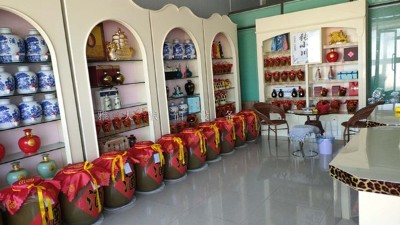 想開(kāi)家純糧釀酒設(shè)備酒坊，但我一點(diǎn)也不會(huì)，有什么建議？