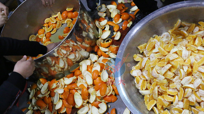 1、橙子酒釀酒技術(shù)-切開去皮