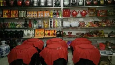 沒手藝！沒本錢！一套小型燒酒設(shè)備就在農(nóng)村開純糧酒坊賺錢