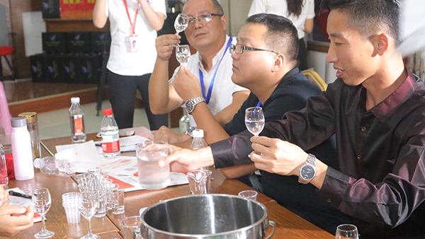 低度酒就是將燒酒設備釀出來的高度酒加水降度？