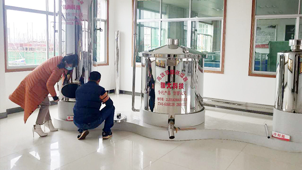 豬肉生意太辛苦，用不銹鋼釀酒設(shè)備開酒坊后老婆開心得像個(gè)孩子