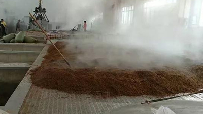 用燒酒設(shè)備做酒多年的老師傅告訴你，窖池應(yīng)這樣搭建與維護！