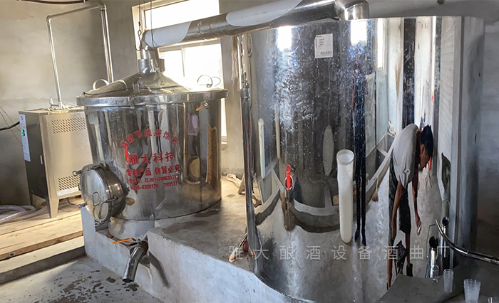 雅大白酒釀酒設(shè)備