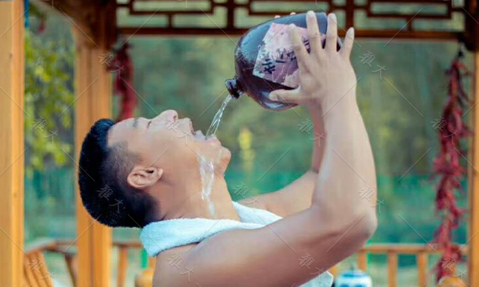 10.13用小型蒸餾釀酒設(shè)備做酒，如何提升酒量你學(xué)會(huì)了嗎